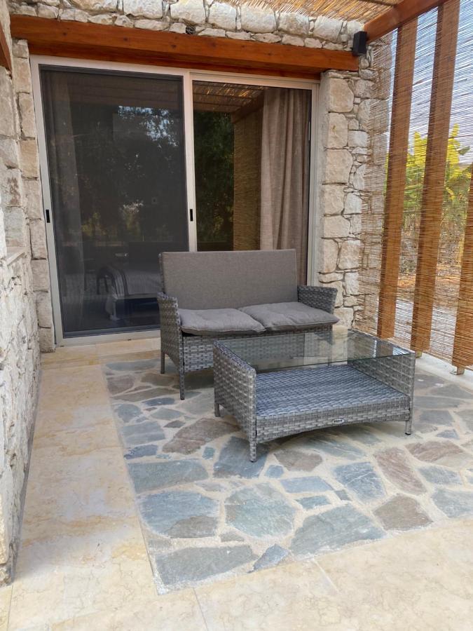 Ammos Luxury Suits And Residences Peyia Esterno foto