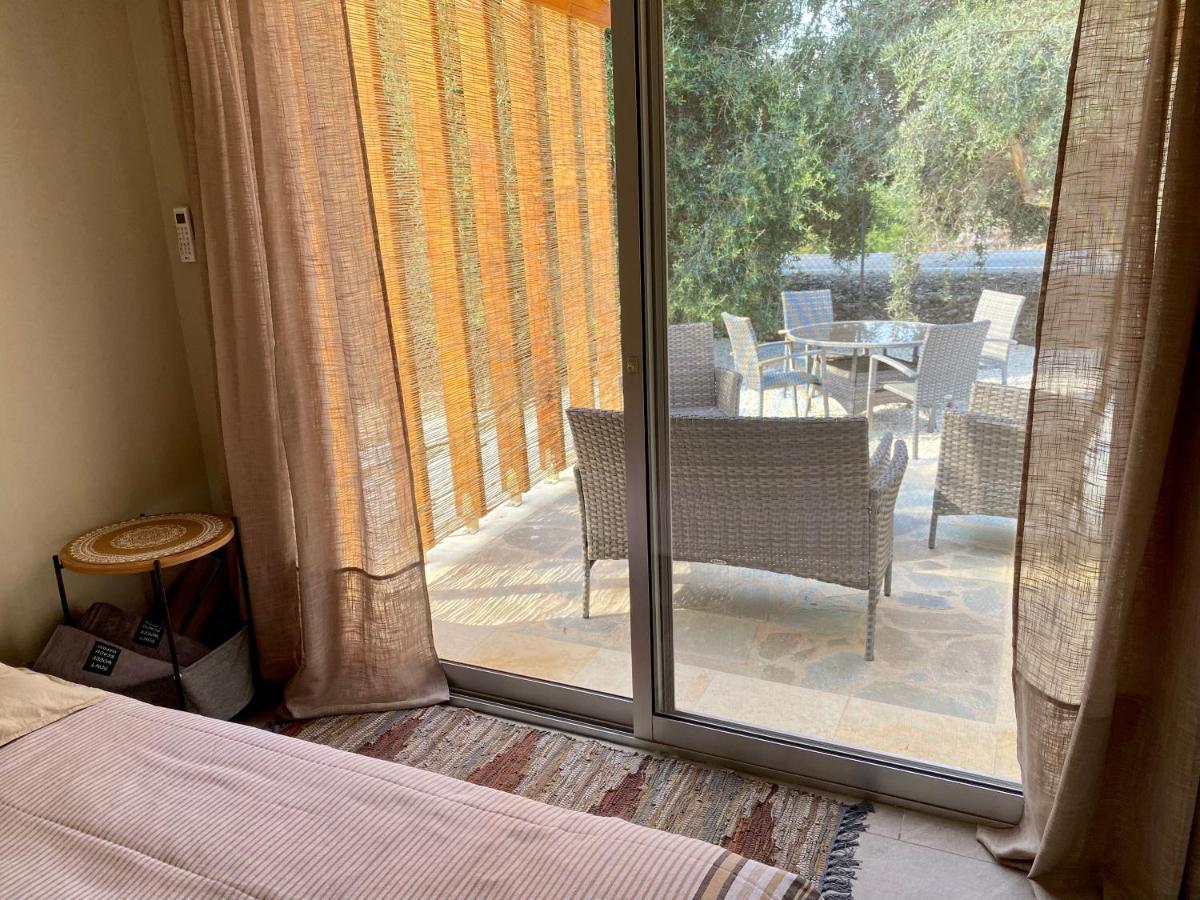 Ammos Luxury Suits And Residences Peyia Esterno foto
