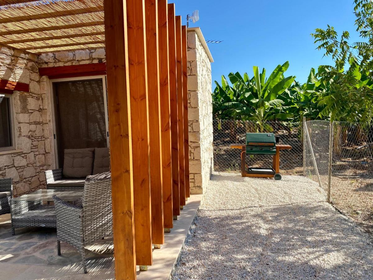 Ammos Luxury Suits And Residences Peyia Esterno foto