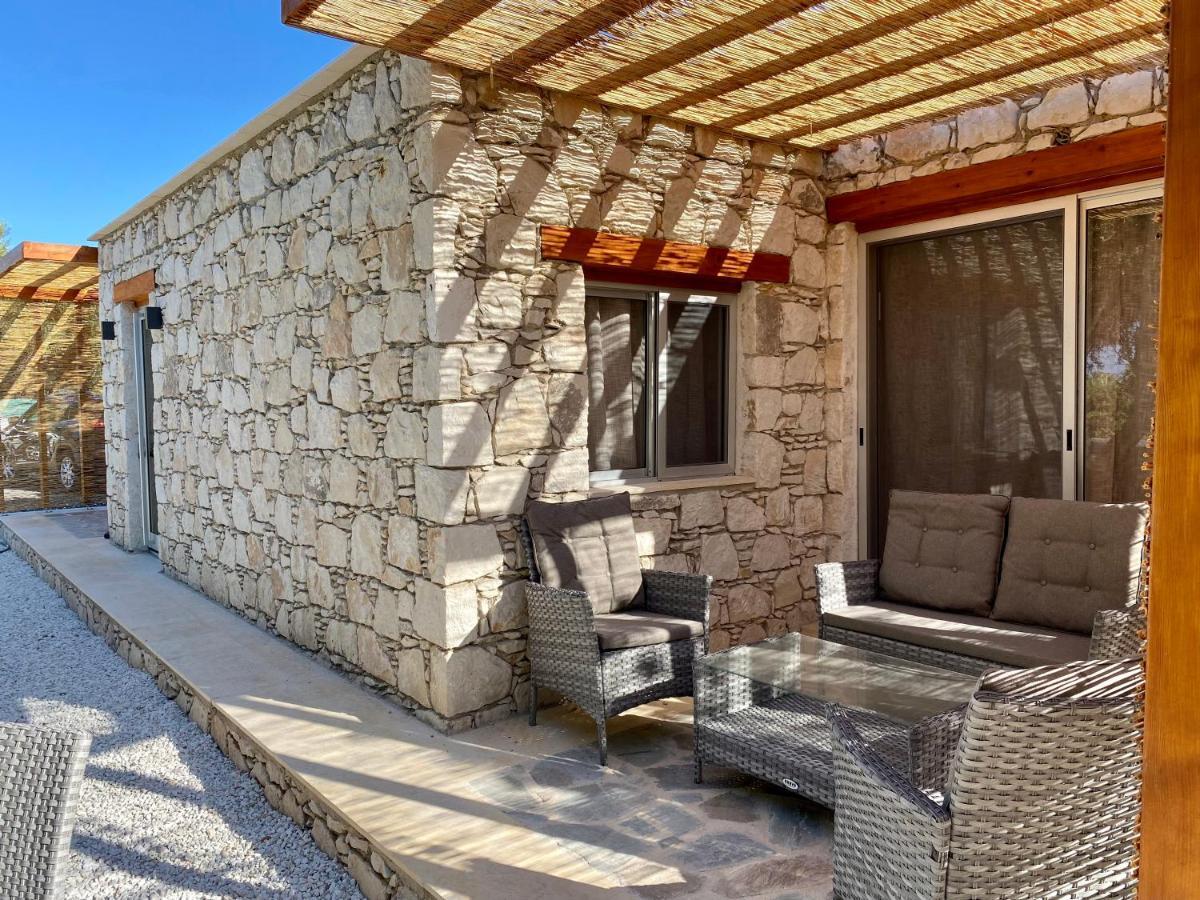 Ammos Luxury Suits And Residences Peyia Esterno foto